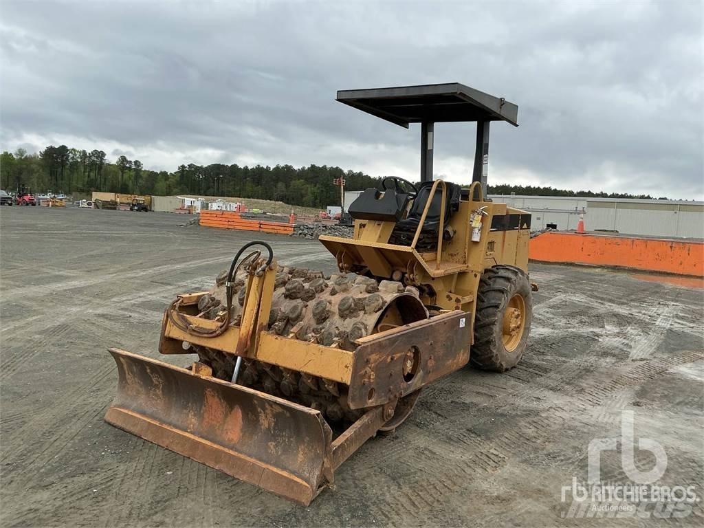 CAT CP433C Müllverdichter