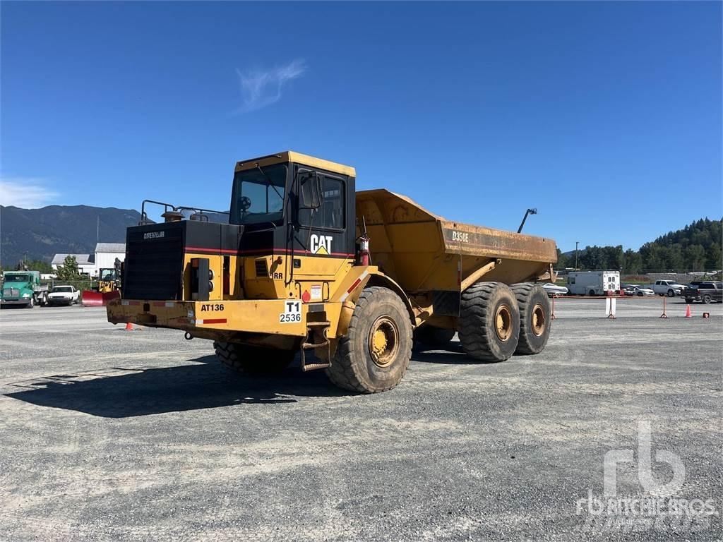 CAT D350E Dumper - Knickgelenk