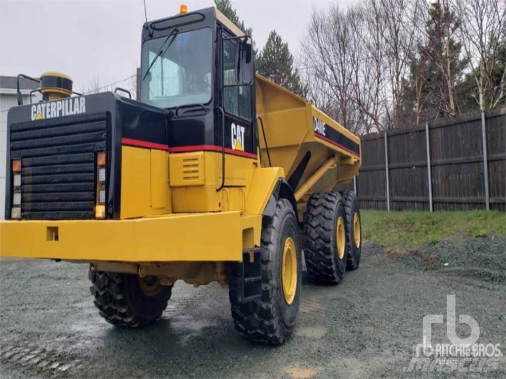 CAT D400E Dumper - Knickgelenk