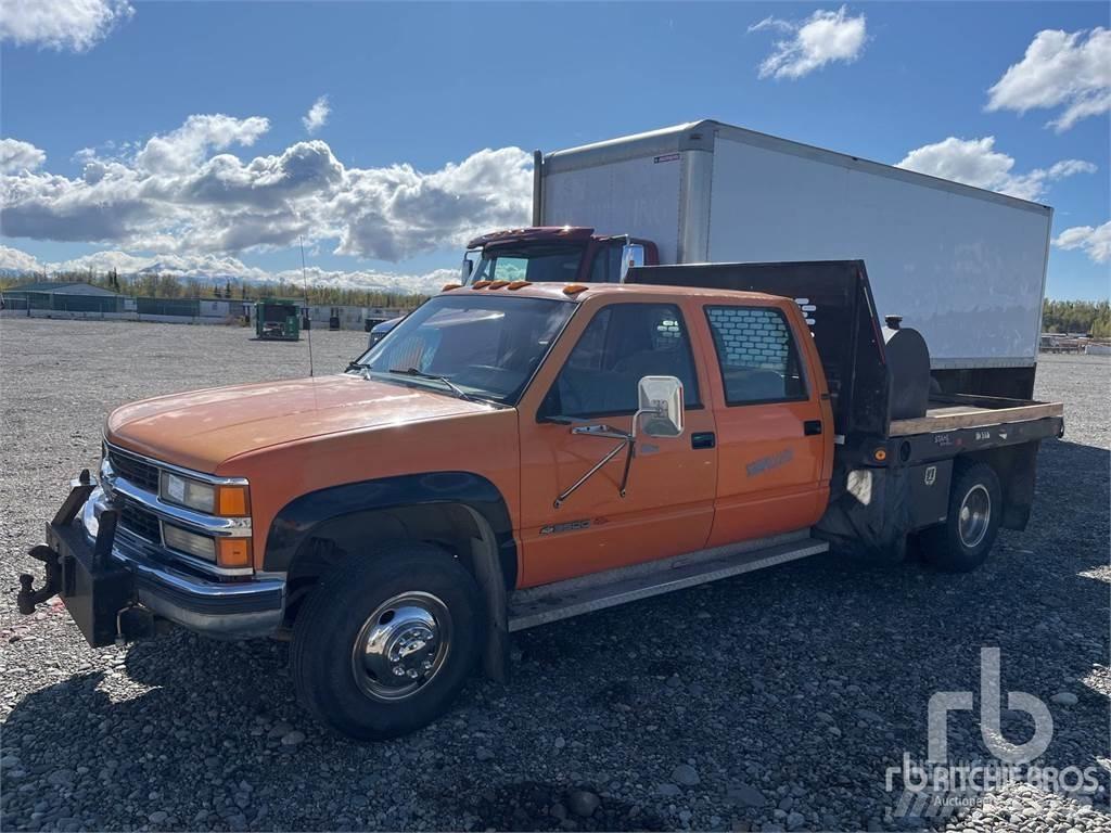 Chevrolet K3500 Pritschenwagen/Pritschenwagen mit Seitenklappe
