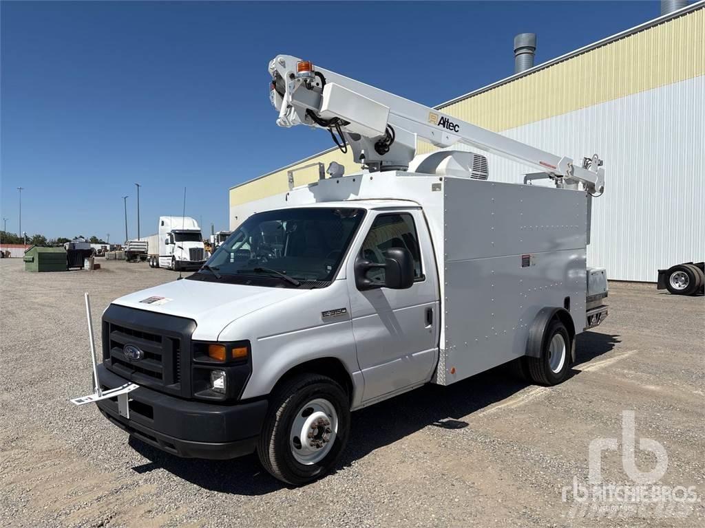 Ford E-350 Anhänger-Arbeitsbühnen