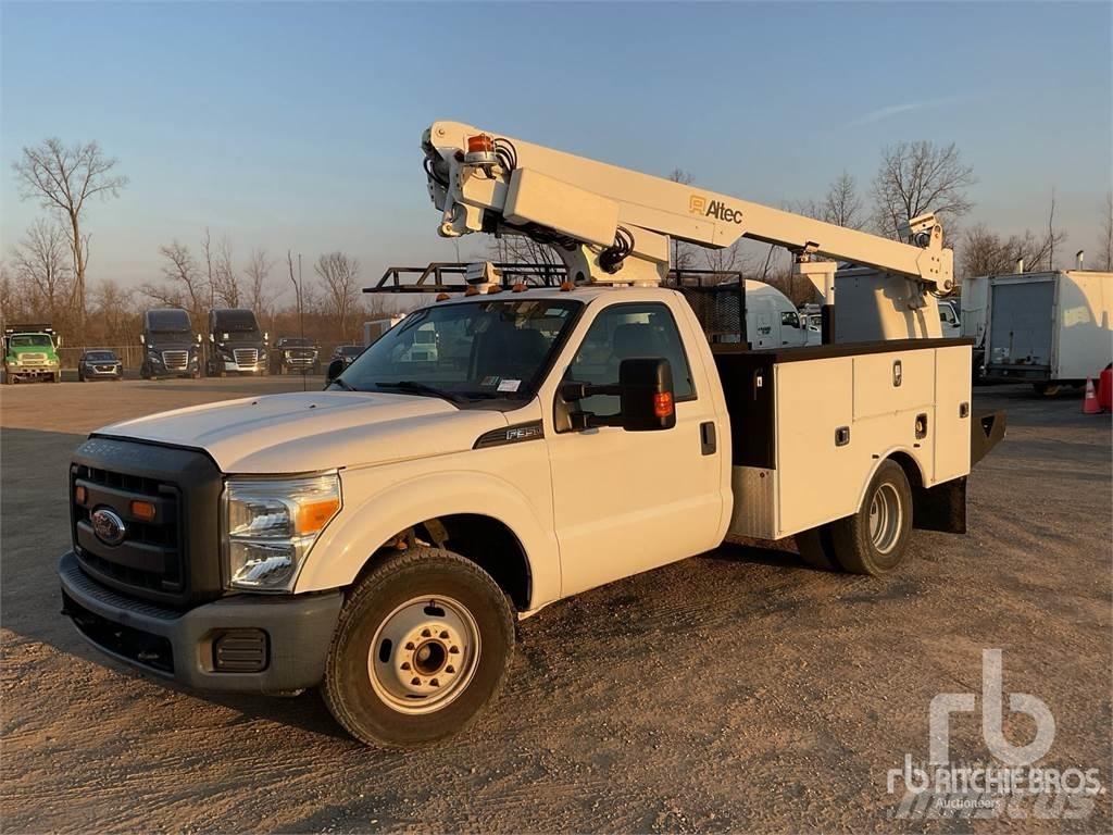 Ford F-350 Anhänger-Arbeitsbühnen