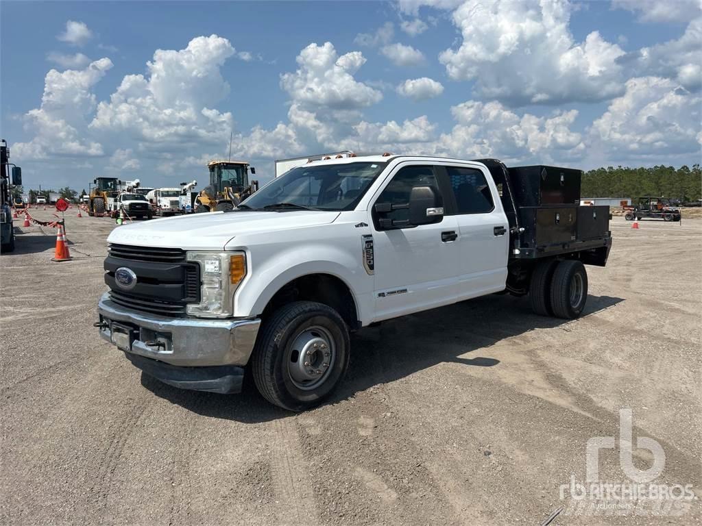 Ford F-350 Pritschenwagen/Pritschenwagen mit Seitenklappe