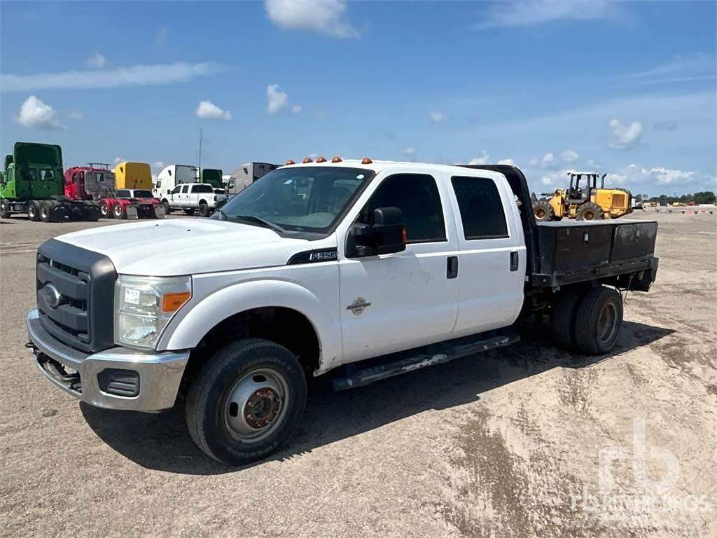 Ford F-350 Pritschenwagen/Pritschenwagen mit Seitenklappe