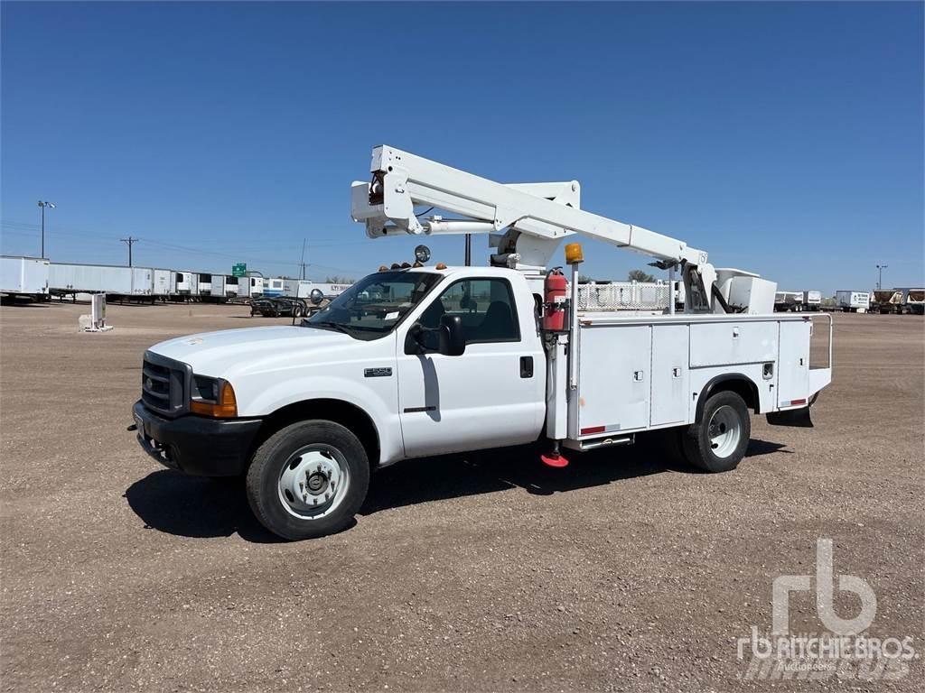 Ford F-550 Anhänger-Arbeitsbühnen