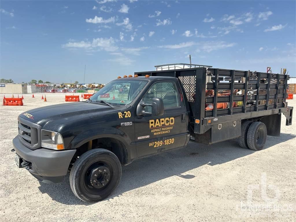 Ford F-550 Pritschenwagen/Pritschenwagen mit Seitenklappe
