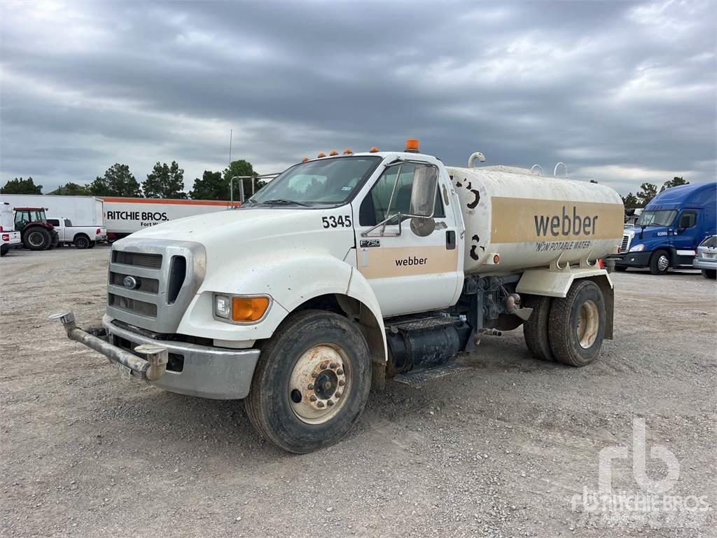 Ford F-750 Wassertanker