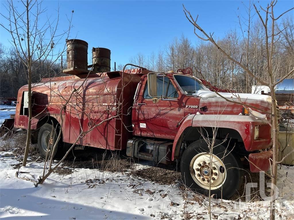 Ford F7000 Tankwagen