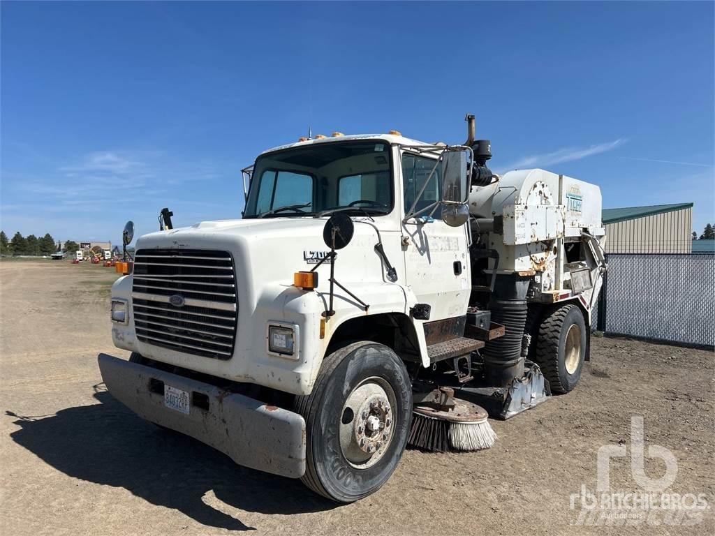 Ford L7000 Kehrmaschine
