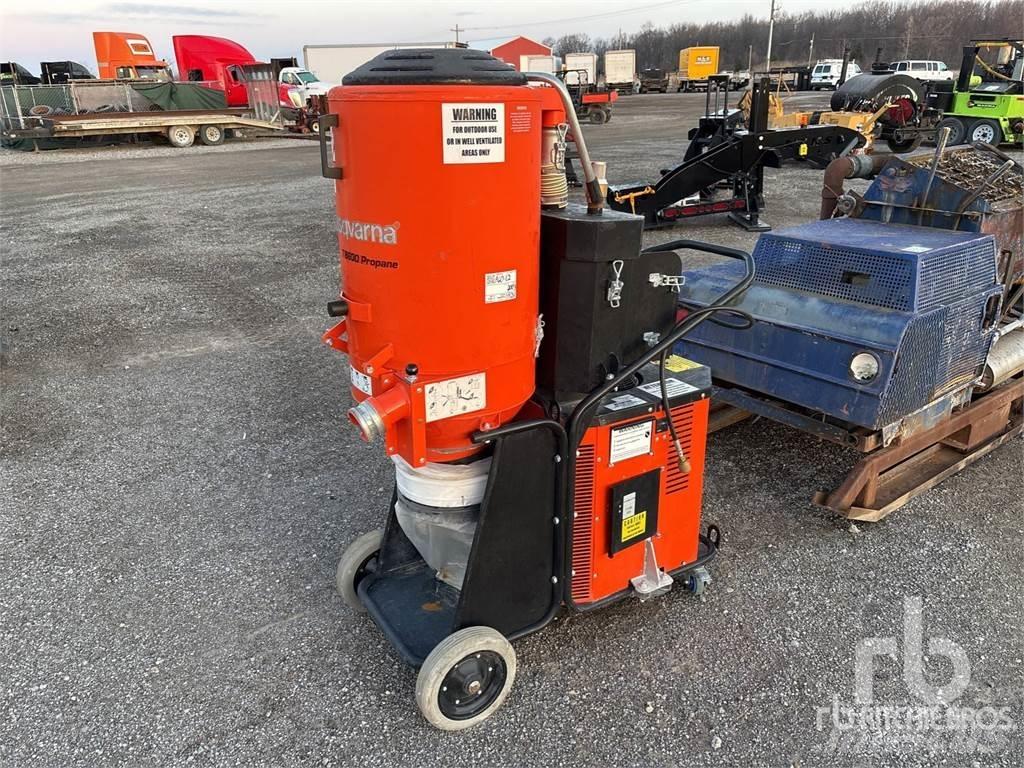 Husqvarna T8600 Sonstige Baumaschinen