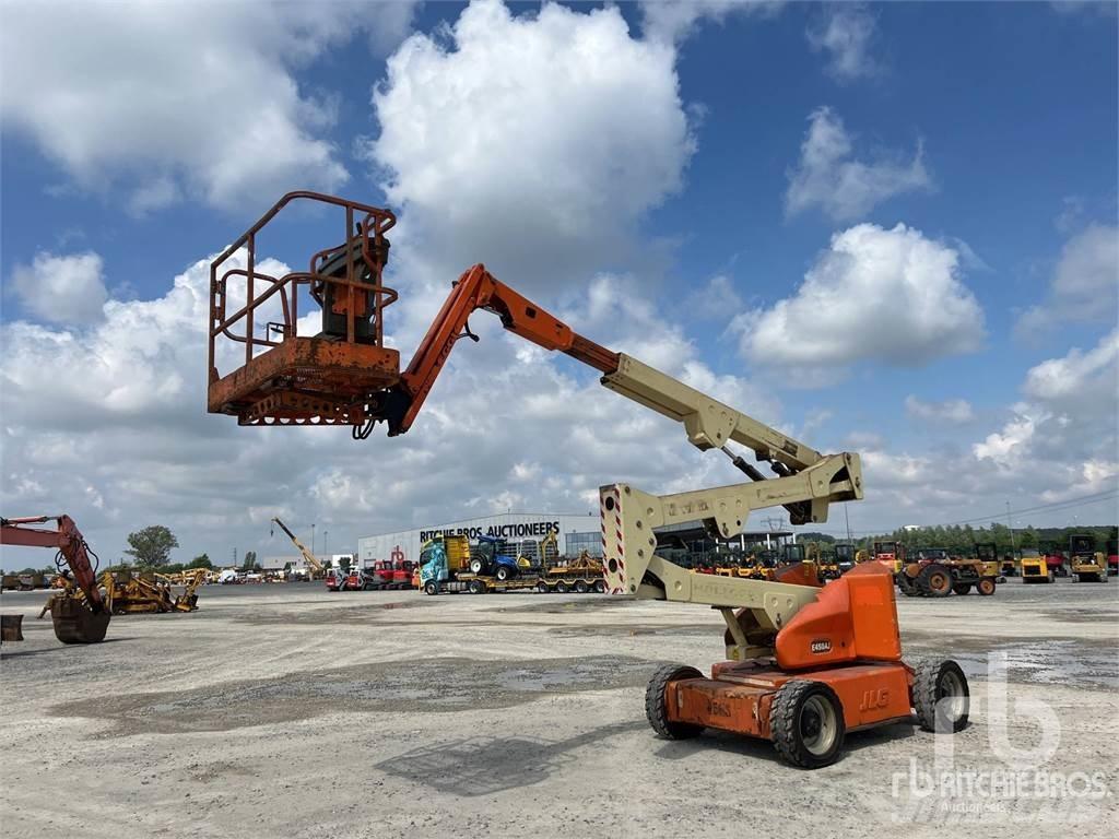 JLG E450AJ Gelenkteleskoparbeitsbühnen