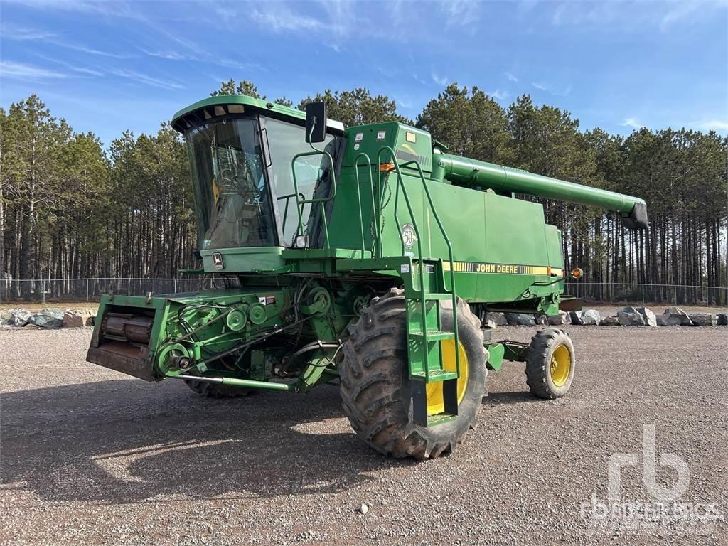 John Deere CTS Mähdrescher