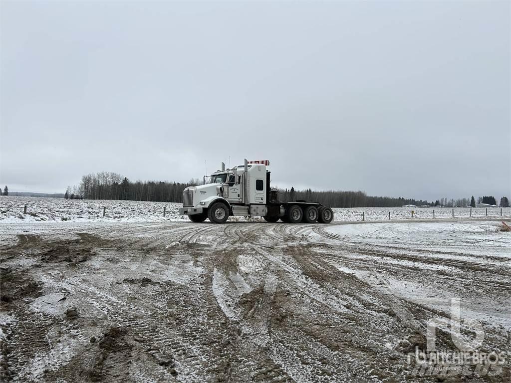 Kenworth T800 Pritschenwagen mit Seilwinde