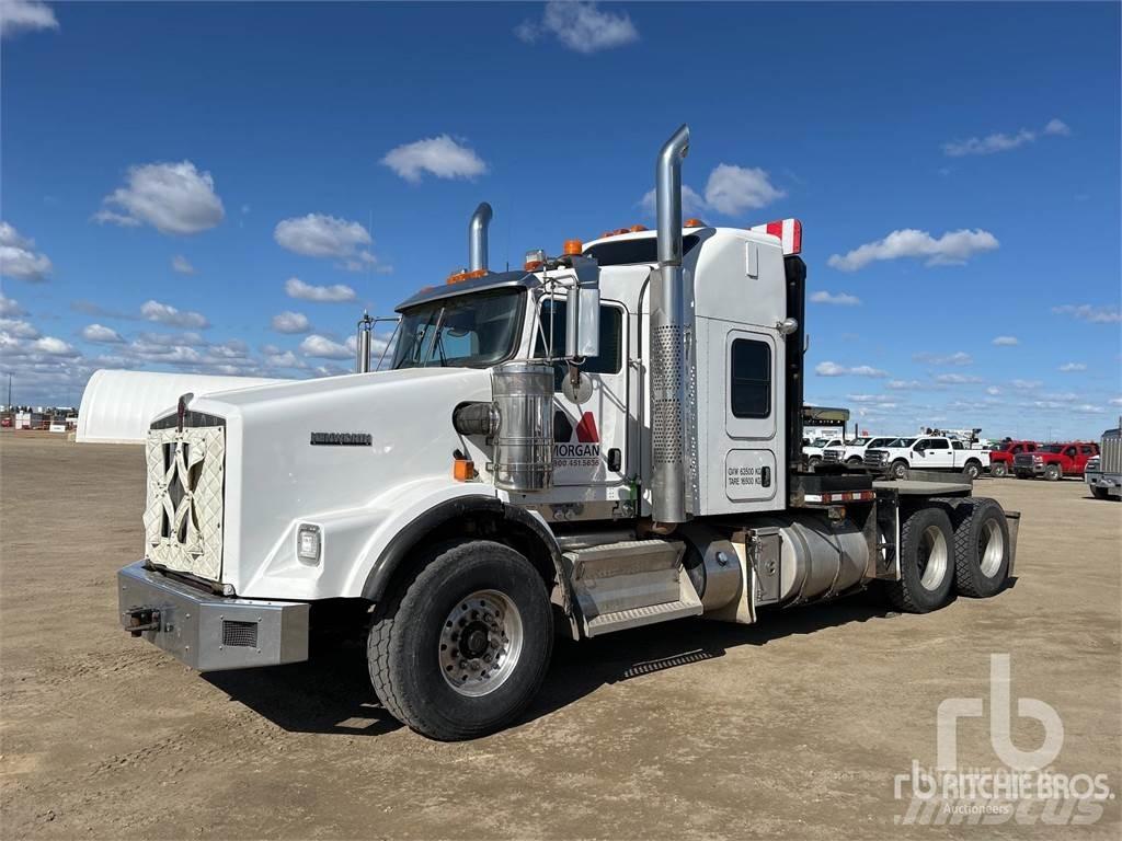 Kenworth T800 Pritschenwagen mit Seilwinde