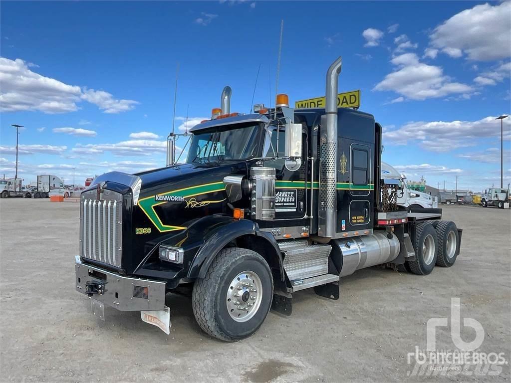 Kenworth T800 Pritschenwagen mit Seilwinde
