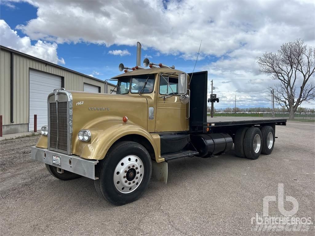 Kenworth W900 Pritschenwagen/Pritschenwagen mit Seitenklappe