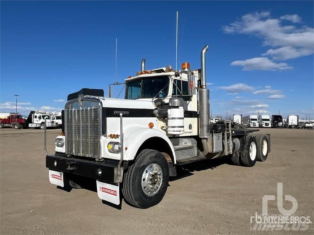 Kenworth W900 Pritschenwagen mit Seilwinde