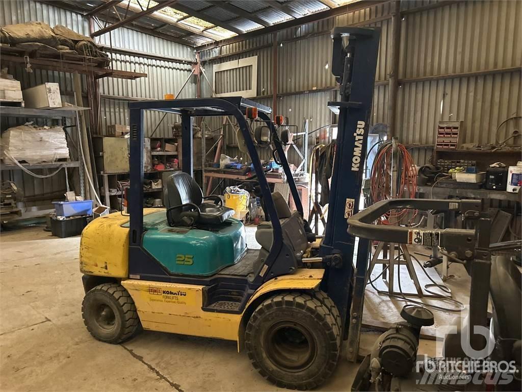 Komatsu FG25T12 Diesel Stapler