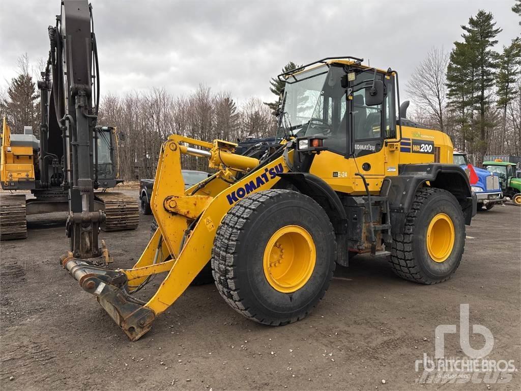 Komatsu WA200-8 Radlader