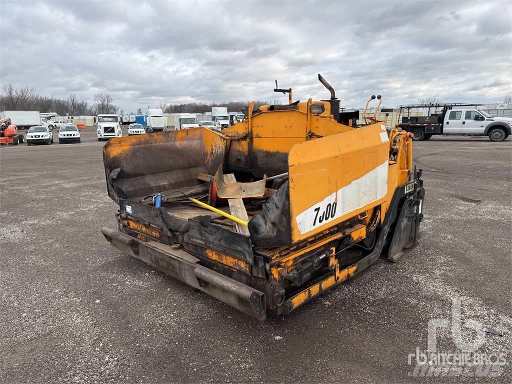 LeeBoy L7000T Strassenfertiger