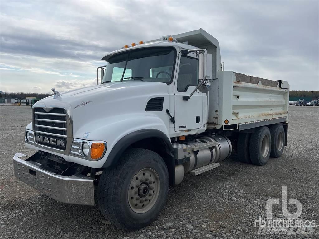 Mack CV713 Kipper