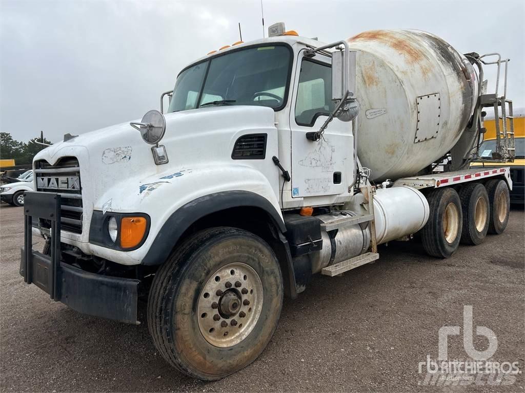 Mack CV713 Beton-Mischfahrzeuge