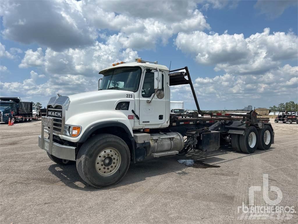 Mack CV713 Absetzkipper