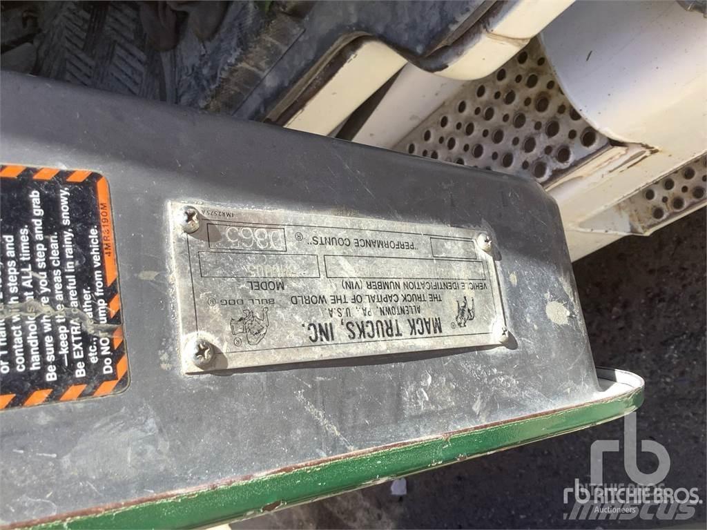 Mack DM690S Beton-Mischfahrzeuge