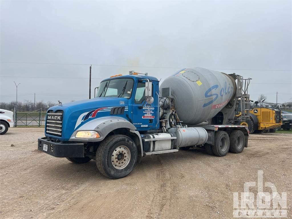 Mack GU813 Beton-Mischfahrzeuge