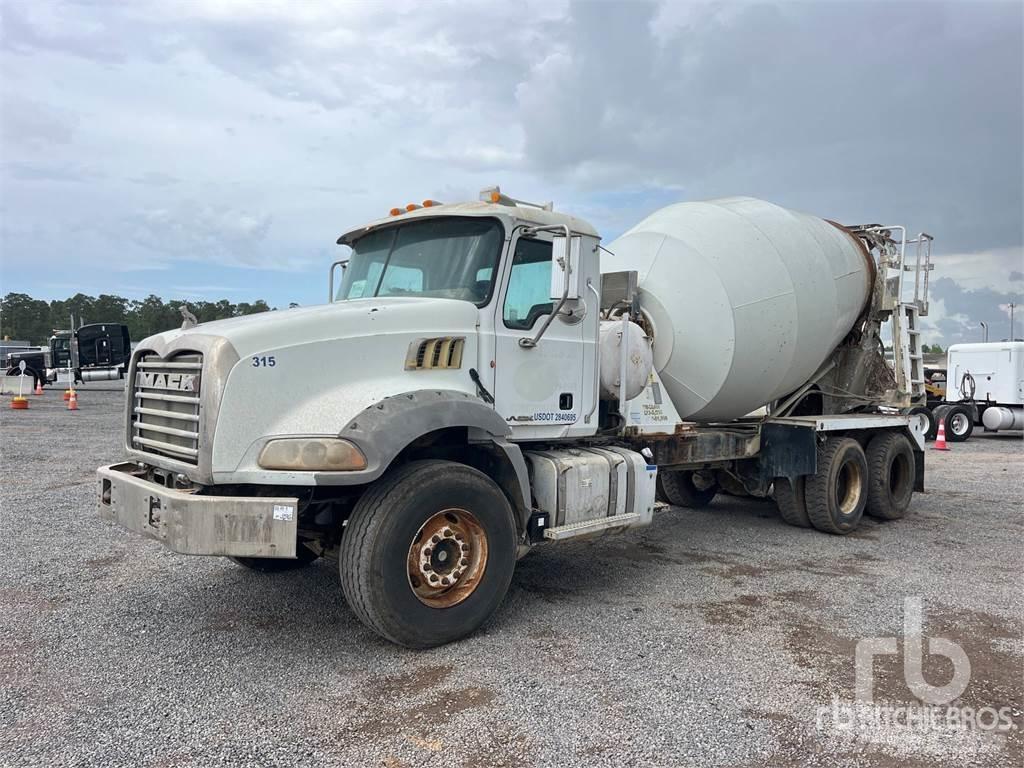 Mack GU813 Beton-Mischfahrzeuge