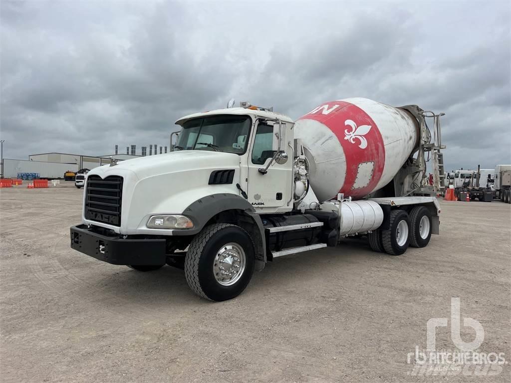 Mack GU813 Beton-Mischfahrzeuge