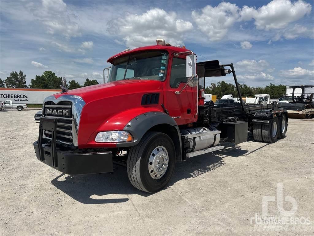 Mack GU813 Absetzkipper