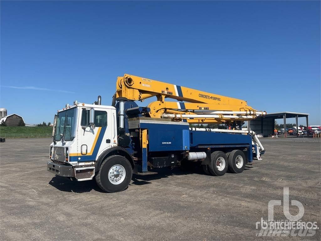Mack MR688S Beton-Mischfahrzeuge