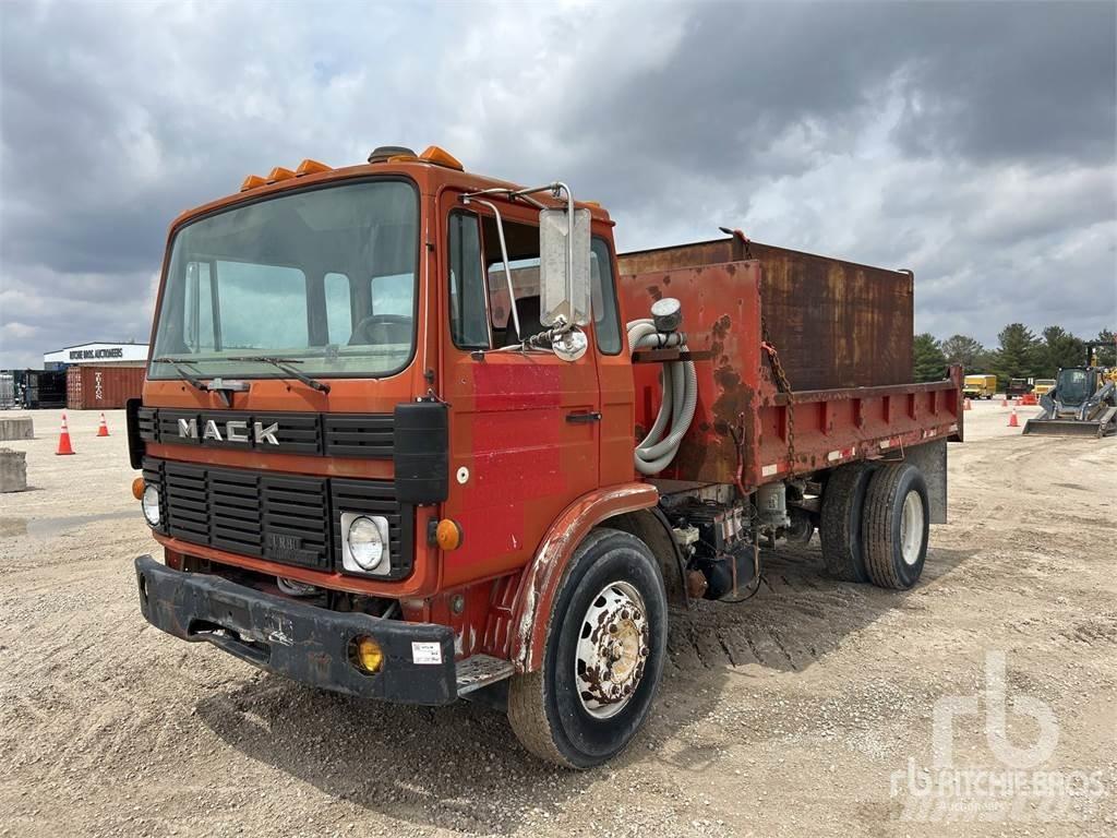 Mack MS200 Wassertanker