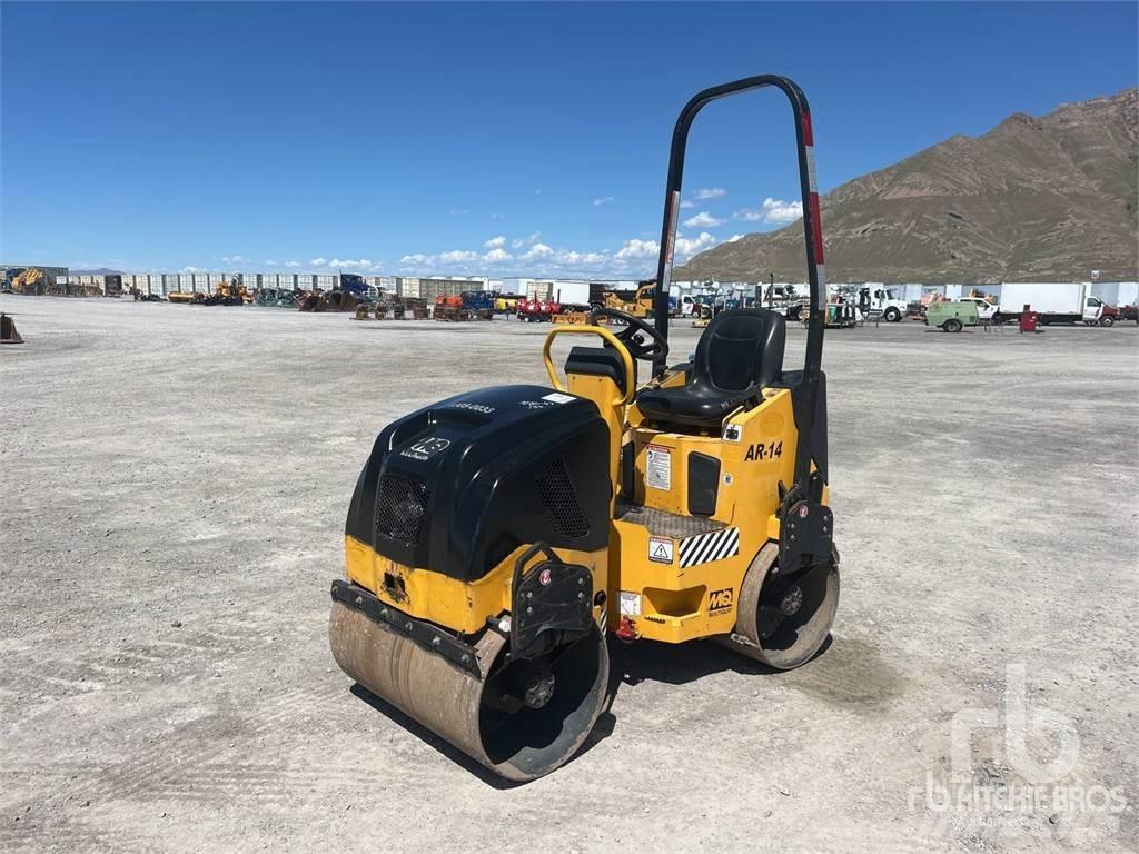 MultiQuip AR14H Tandemwalzen