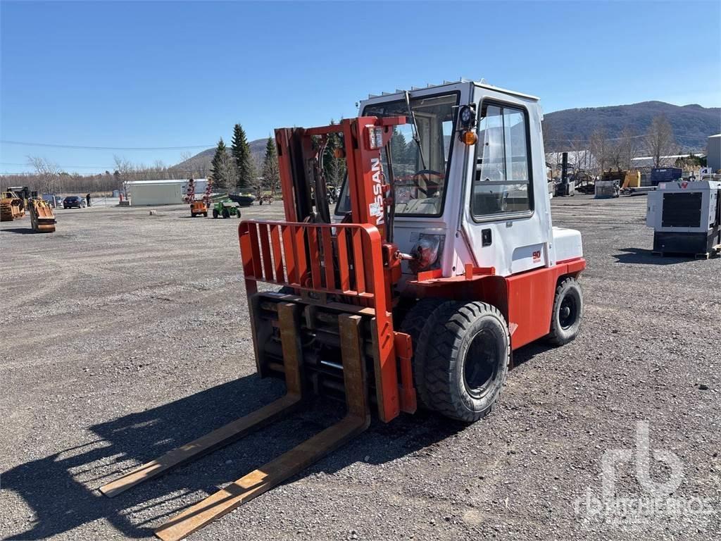 Nissan 90 Diesel Stapler