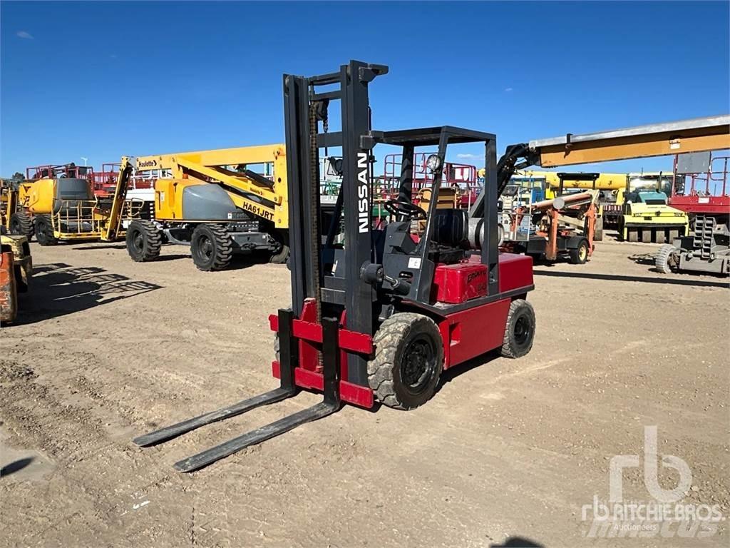 Nissan PF60 Diesel Stapler