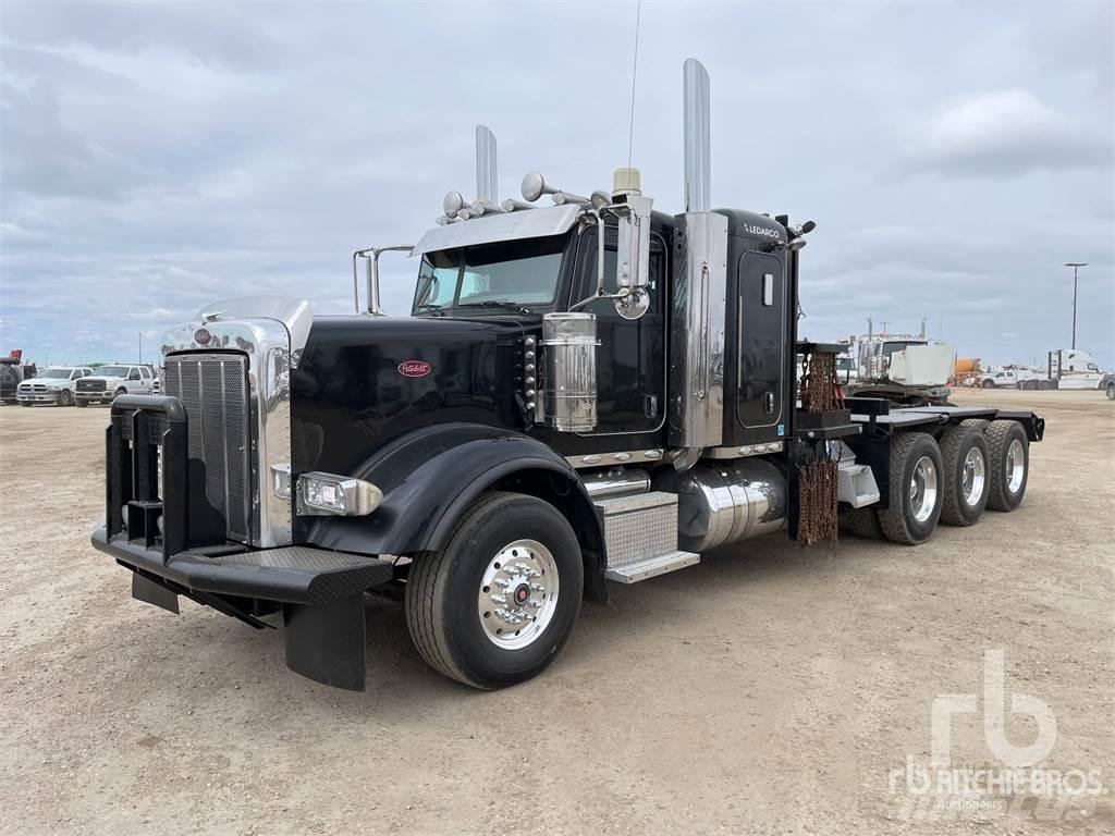 Peterbilt 367 Pritschenwagen mit Seilwinde