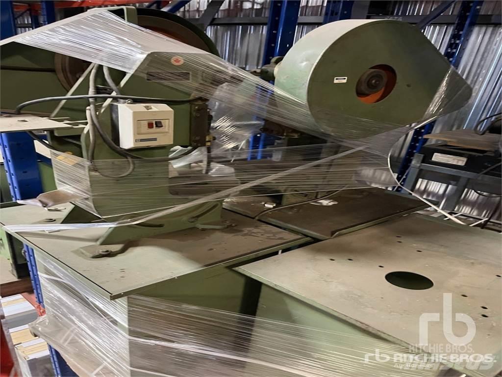  Quantity of (2) Sonstige Baumaschinen