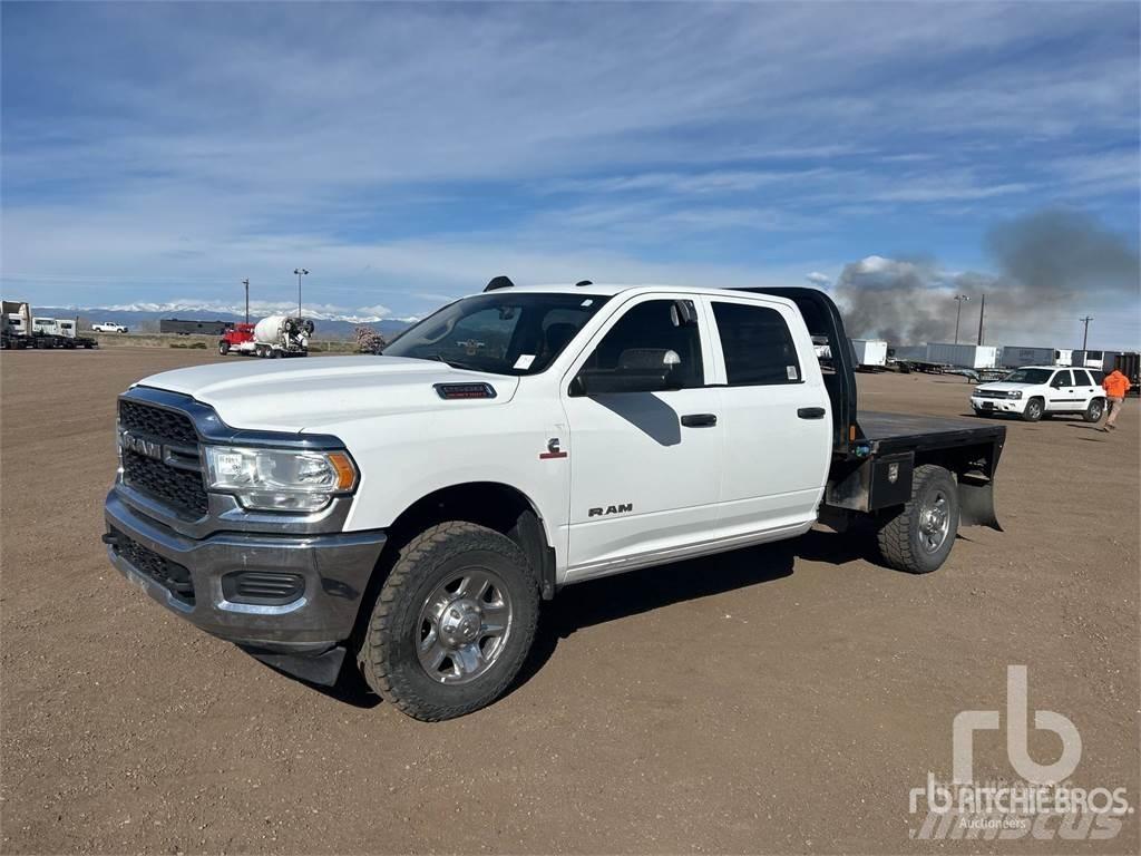 RAM 1500 Pritschenwagen/Pritschenwagen mit Seitenklappe