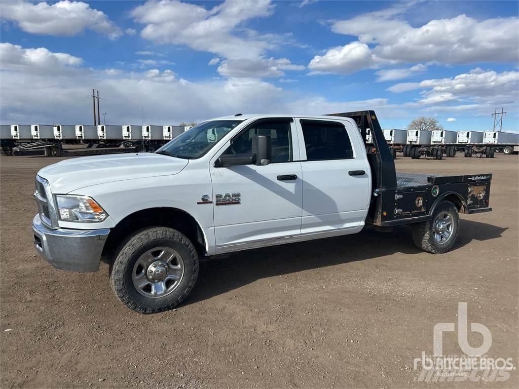 RAM 2500 Pritschenwagen/Pritschenwagen mit Seitenklappe