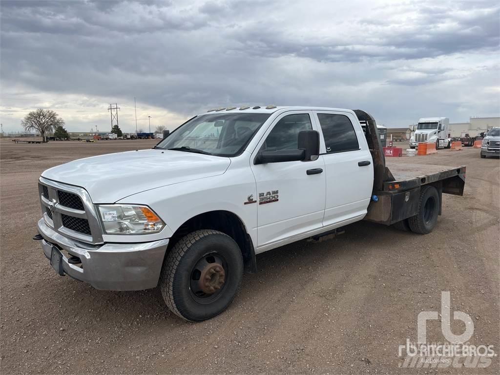 RAM 2500 Pritschenwagen/Pritschenwagen mit Seitenklappe