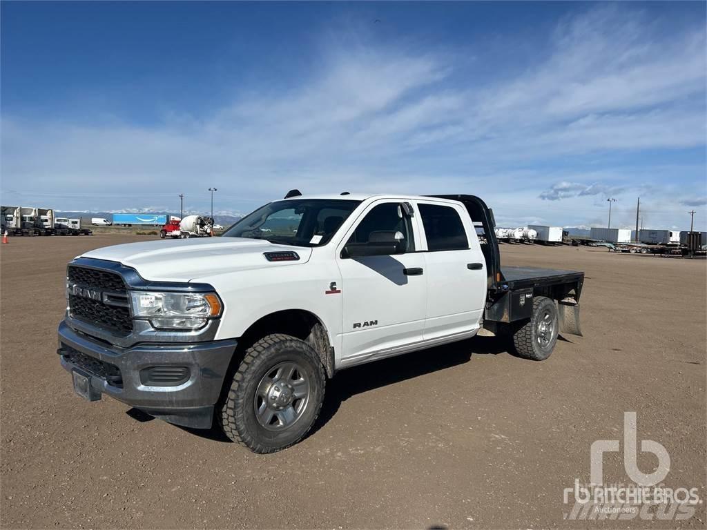 RAM 2500 Pritschenwagen/Pritschenwagen mit Seitenklappe