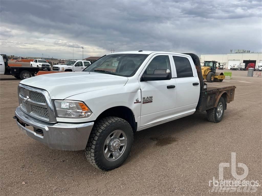 RAM 2500 Pritschenwagen/Pritschenwagen mit Seitenklappe