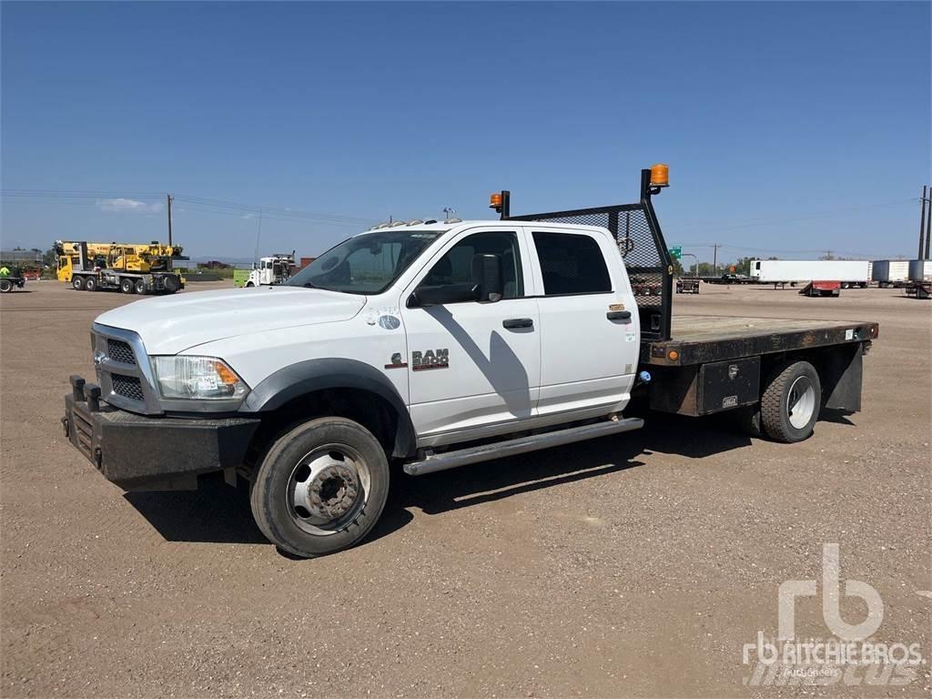 RAM 5500 Pritschenwagen/Pritschenwagen mit Seitenklappe