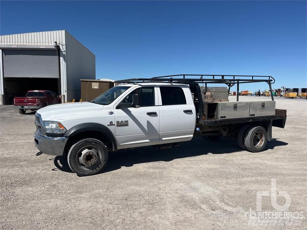 RAM 5500 Pritschenwagen/Pritschenwagen mit Seitenklappe
