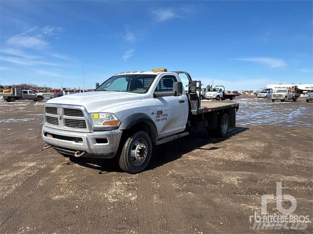 RAM 5500 Pritschenwagen/Pritschenwagen mit Seitenklappe
