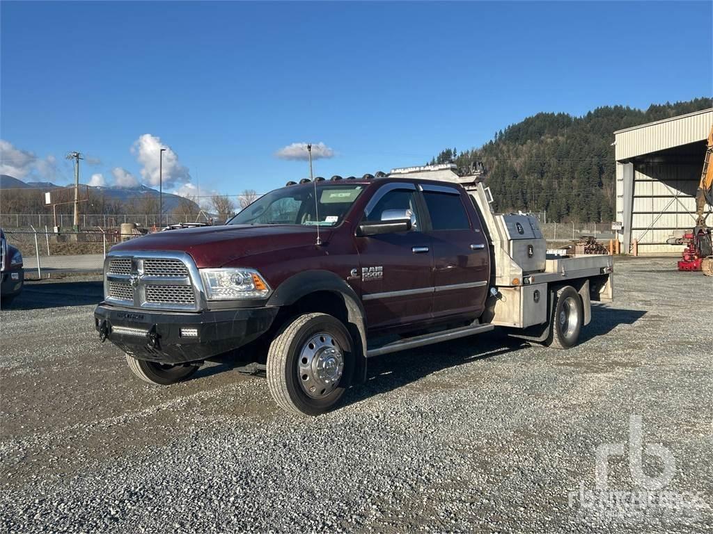 RAM 5500 Pritschenwagen/Pritschenwagen mit Seitenklappe