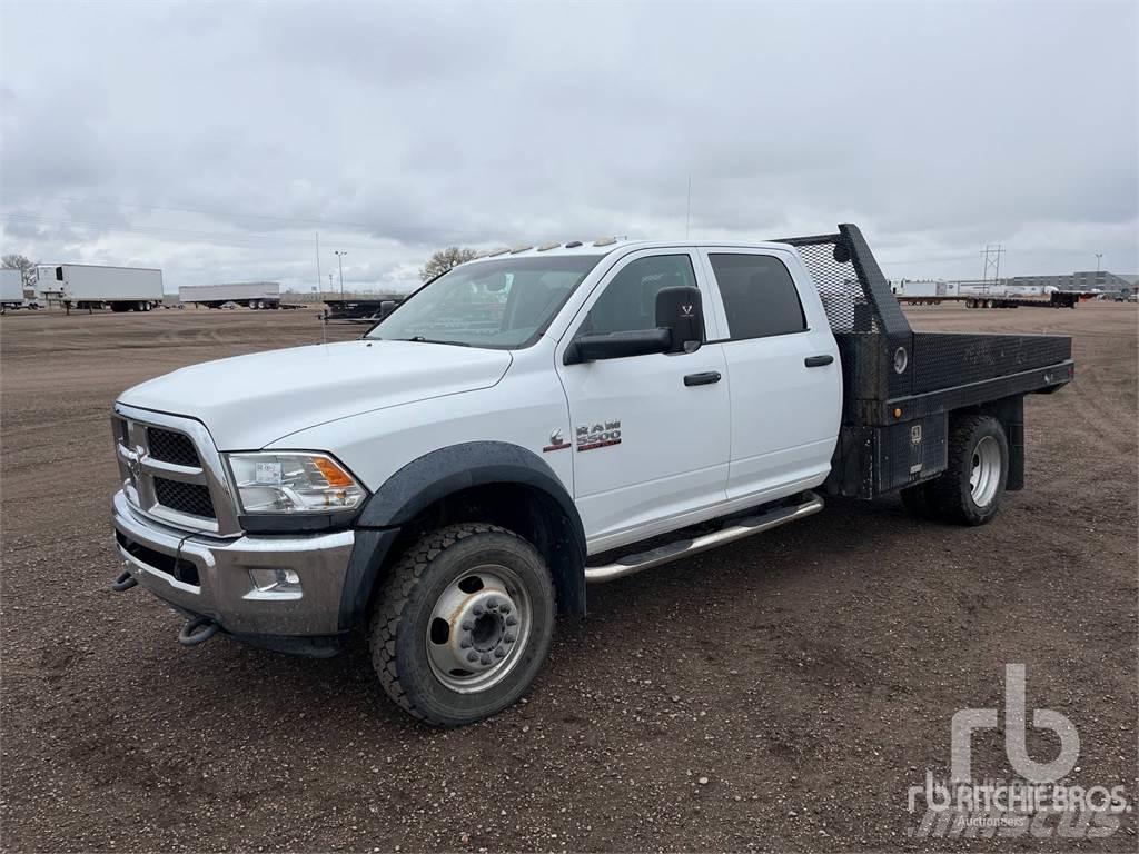 RAM 5500 Pritschenwagen/Pritschenwagen mit Seitenklappe