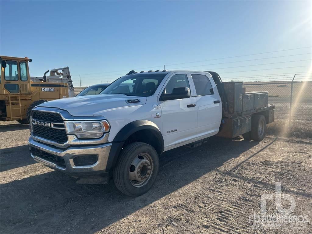 RAM 5500 Pritschenwagen/Pritschenwagen mit Seitenklappe